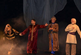 Gəncə teatrı Konyadan qayıdır